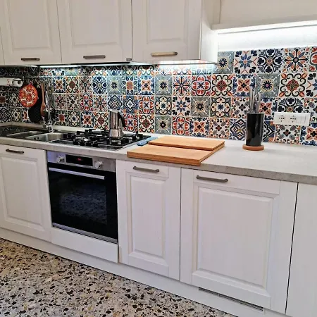 Authentic Village Townhouse With Mountain Views *