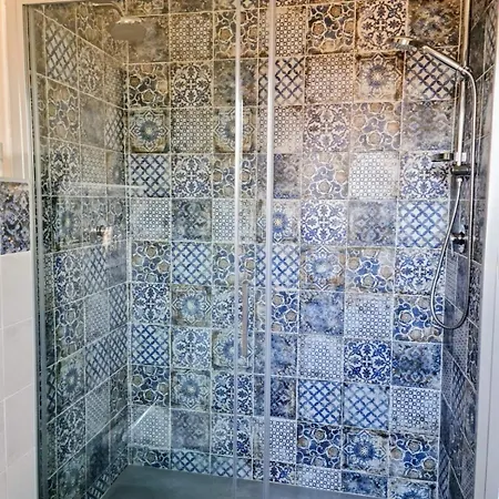 Dom wakacyjny Authentic Village Townhouse With Mountain Views *