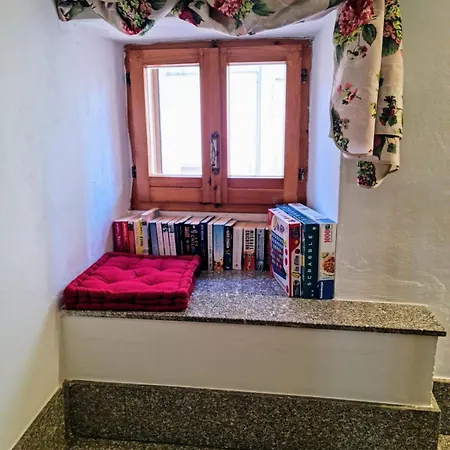 Authentic Village Townhouse With Mountain Views Dom wakacyjny Palombaro