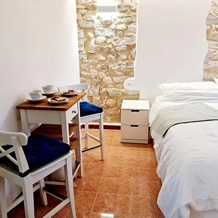 Authentic Village Townhouse With Mountain Views Palombaro