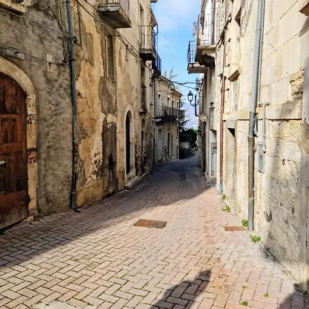 Authentic Village Townhouse With Mountain Views Dom wakacyjny *