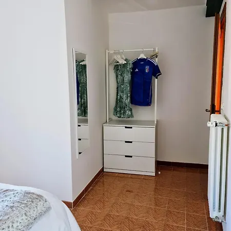 Authentic Village Townhouse With Mountain Views