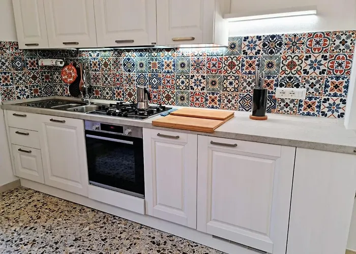 Authentic Village Townhouse With Mountain Views *