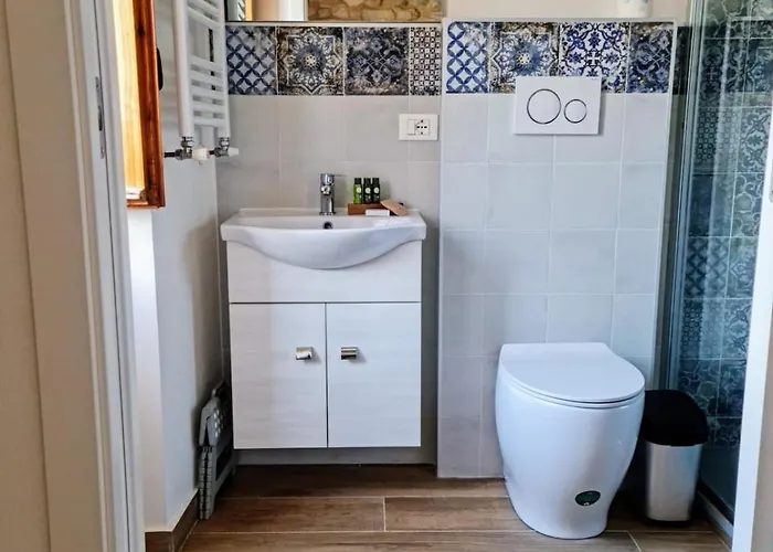 Authentic Village Townhouse With Mountain Views Holiday home *