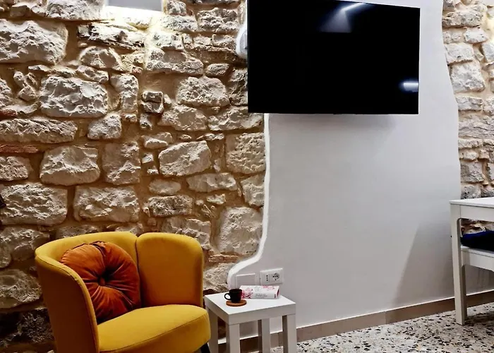 Authentic Village Townhouse With Mountain Views Holiday home *